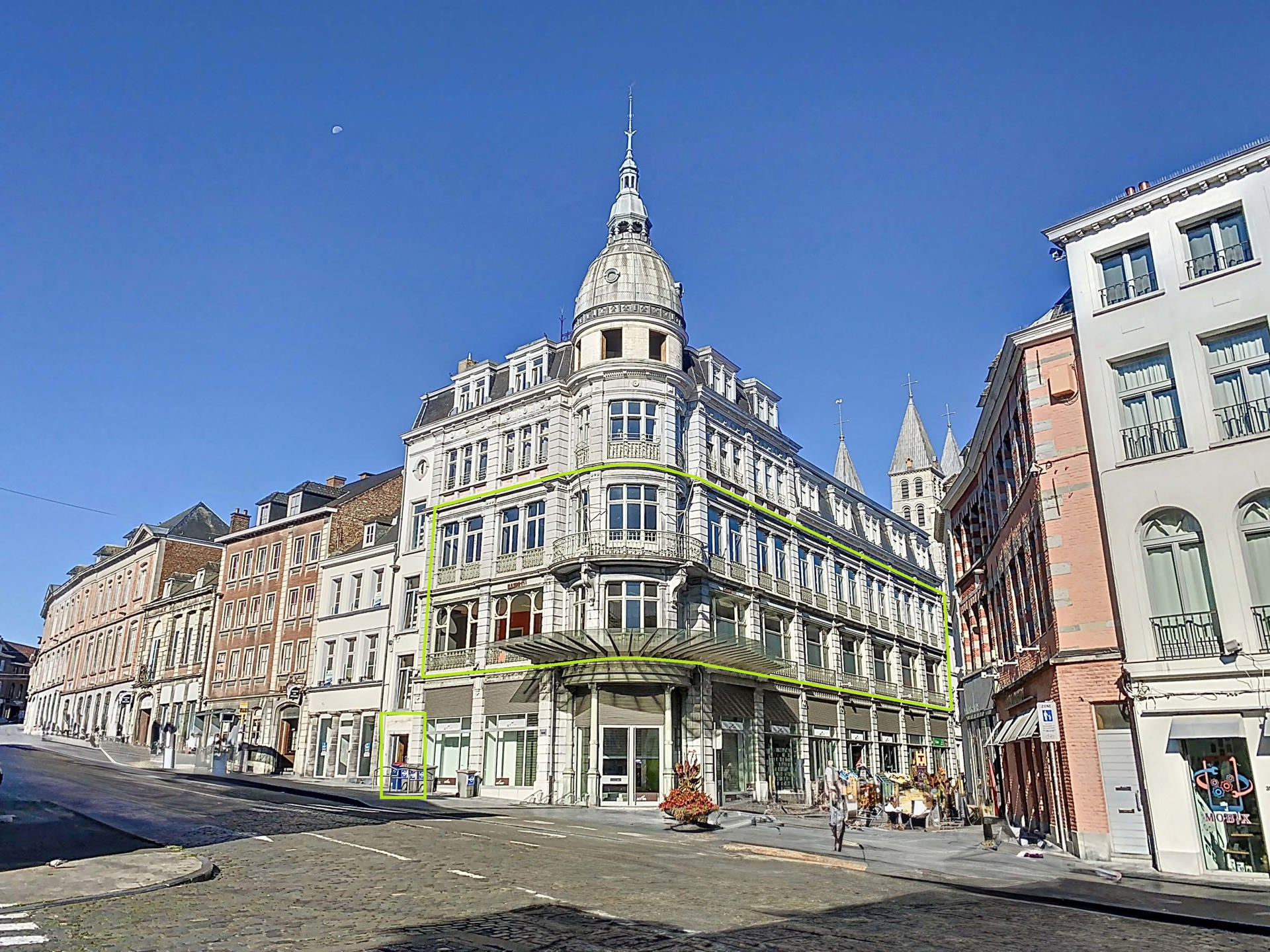 Magnifique surface commerciale de 1280 m² située au centre-ville de Tournai !